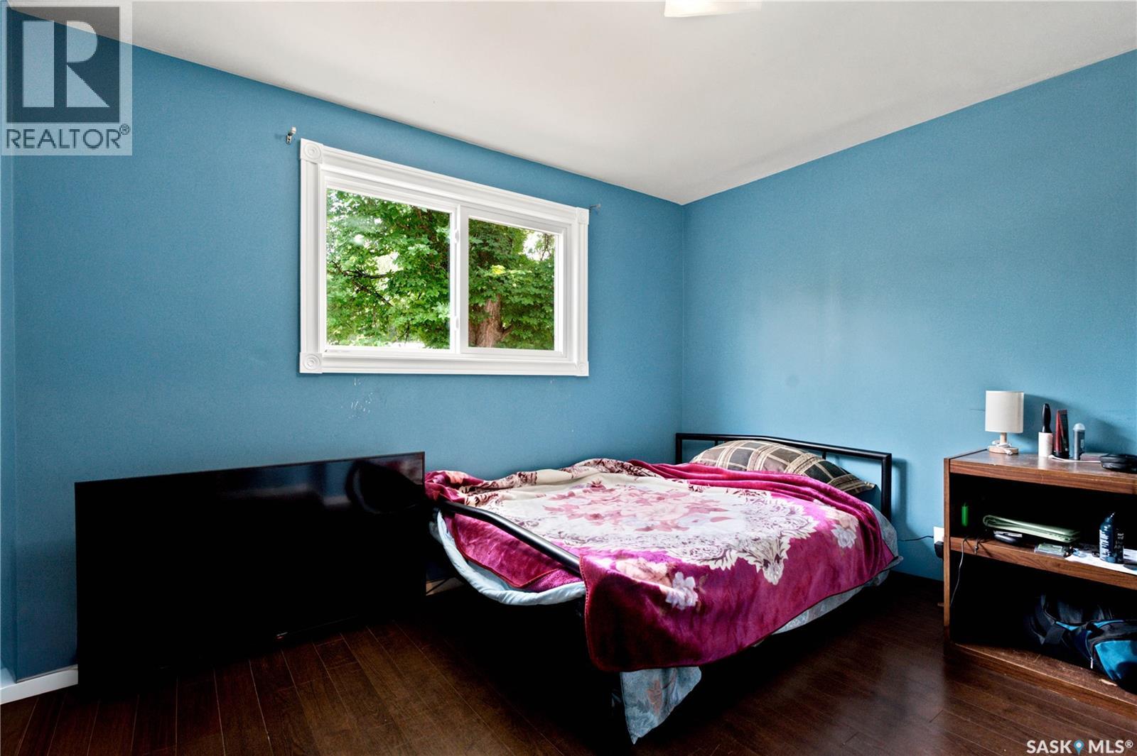 310 Douglas CRESCENT - Image 28