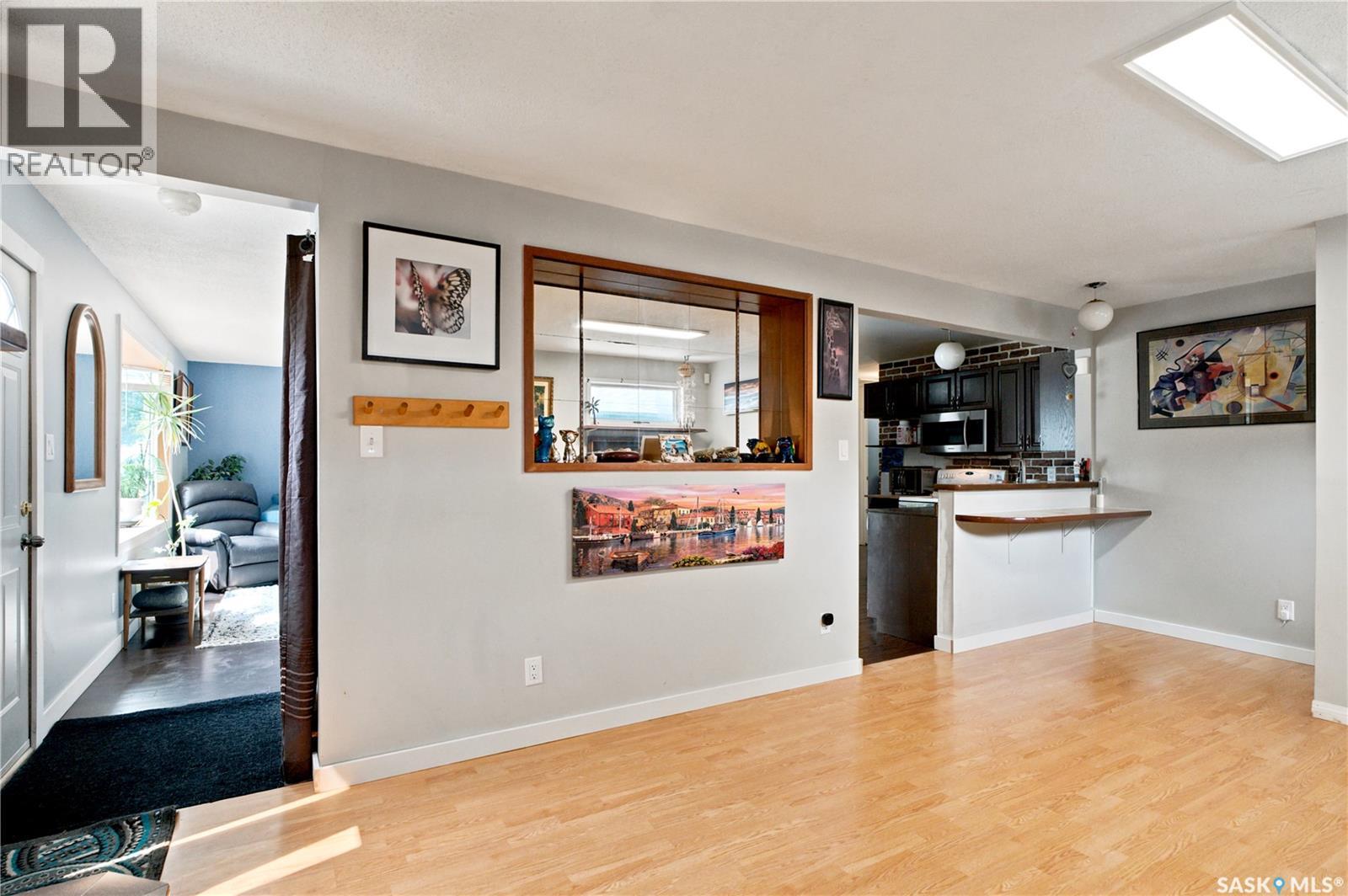 310 Douglas CRESCENT - Image 7