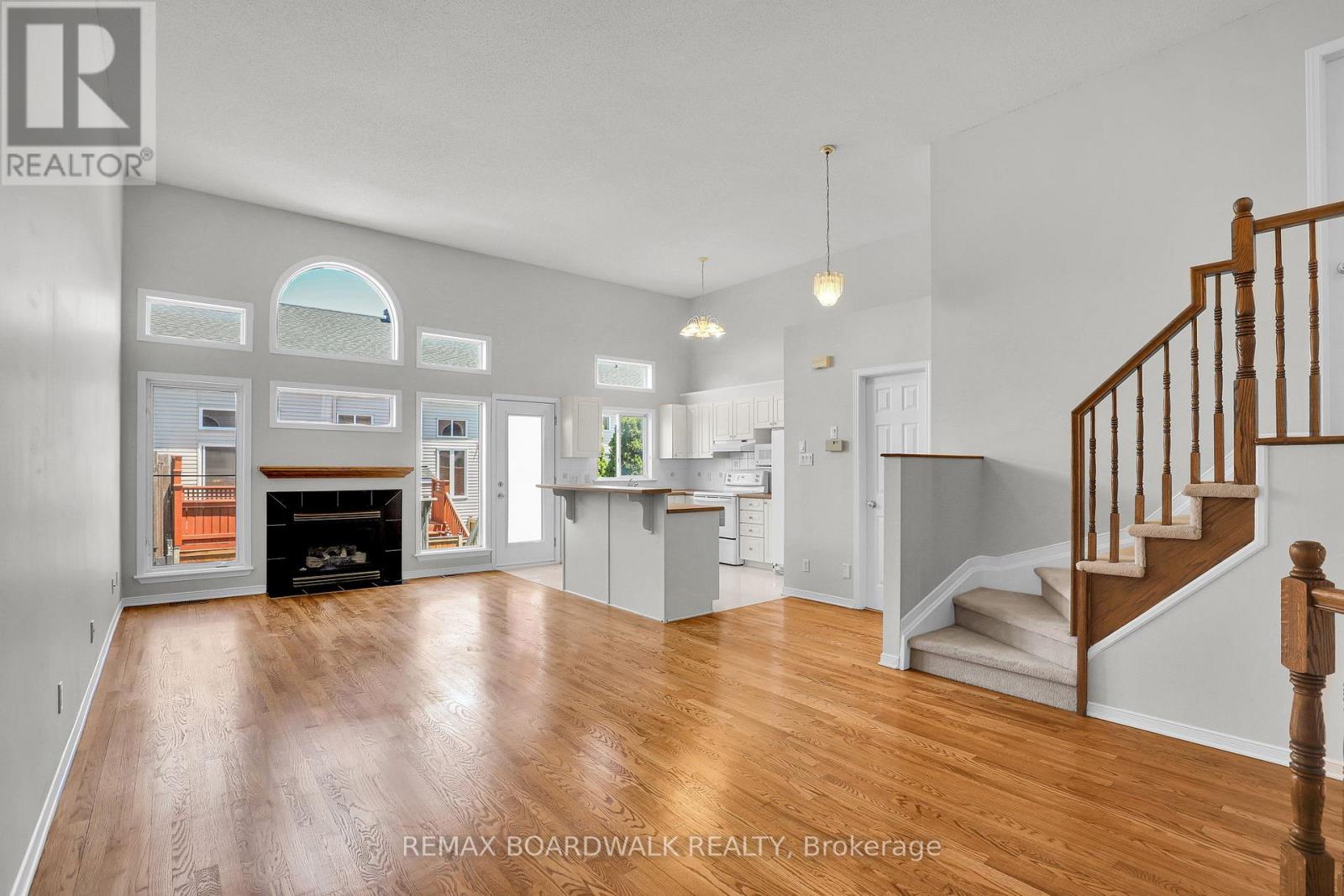 5 MAPLE PARK PRIVATE - 2