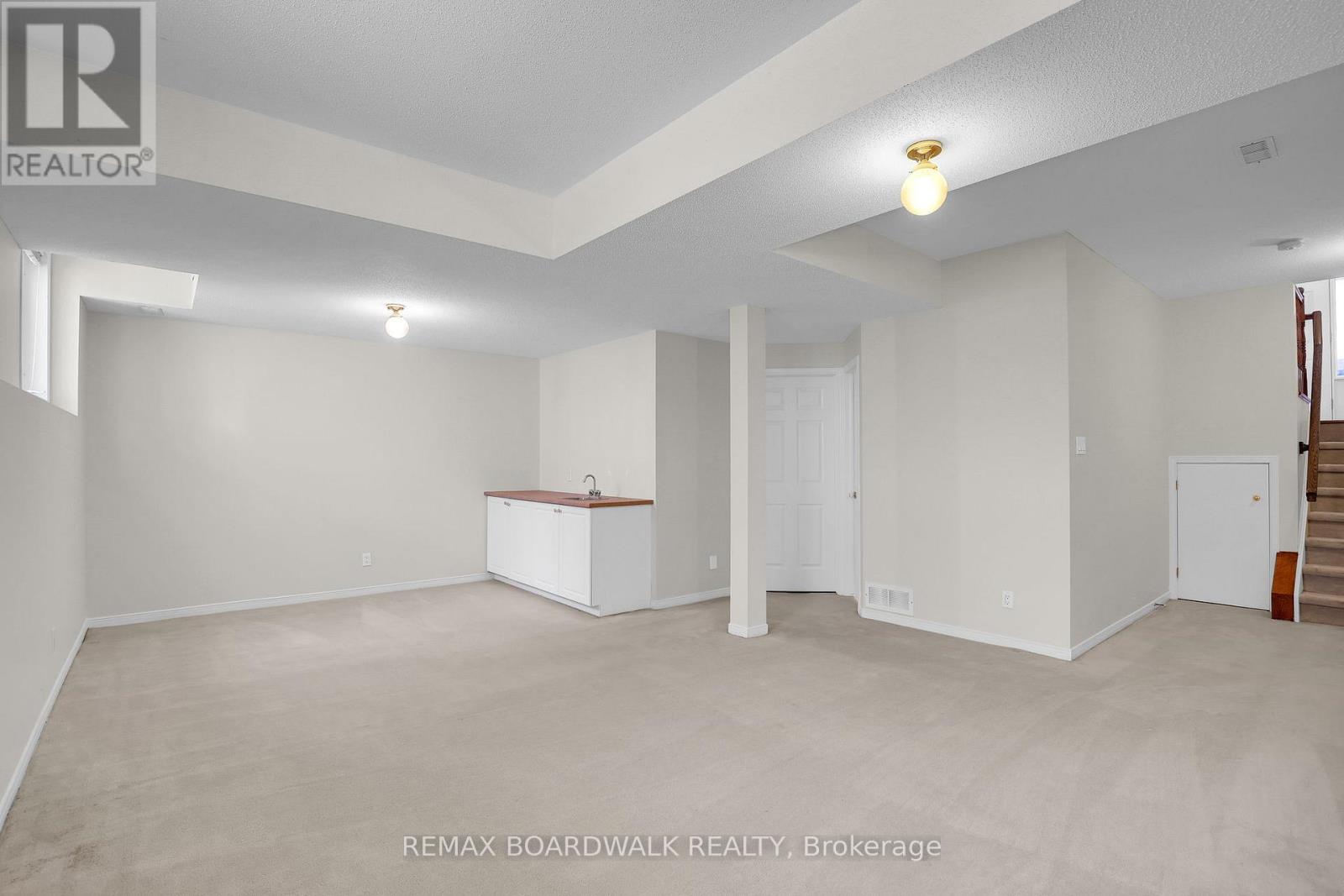 5 MAPLE PARK PRIVATE - 27