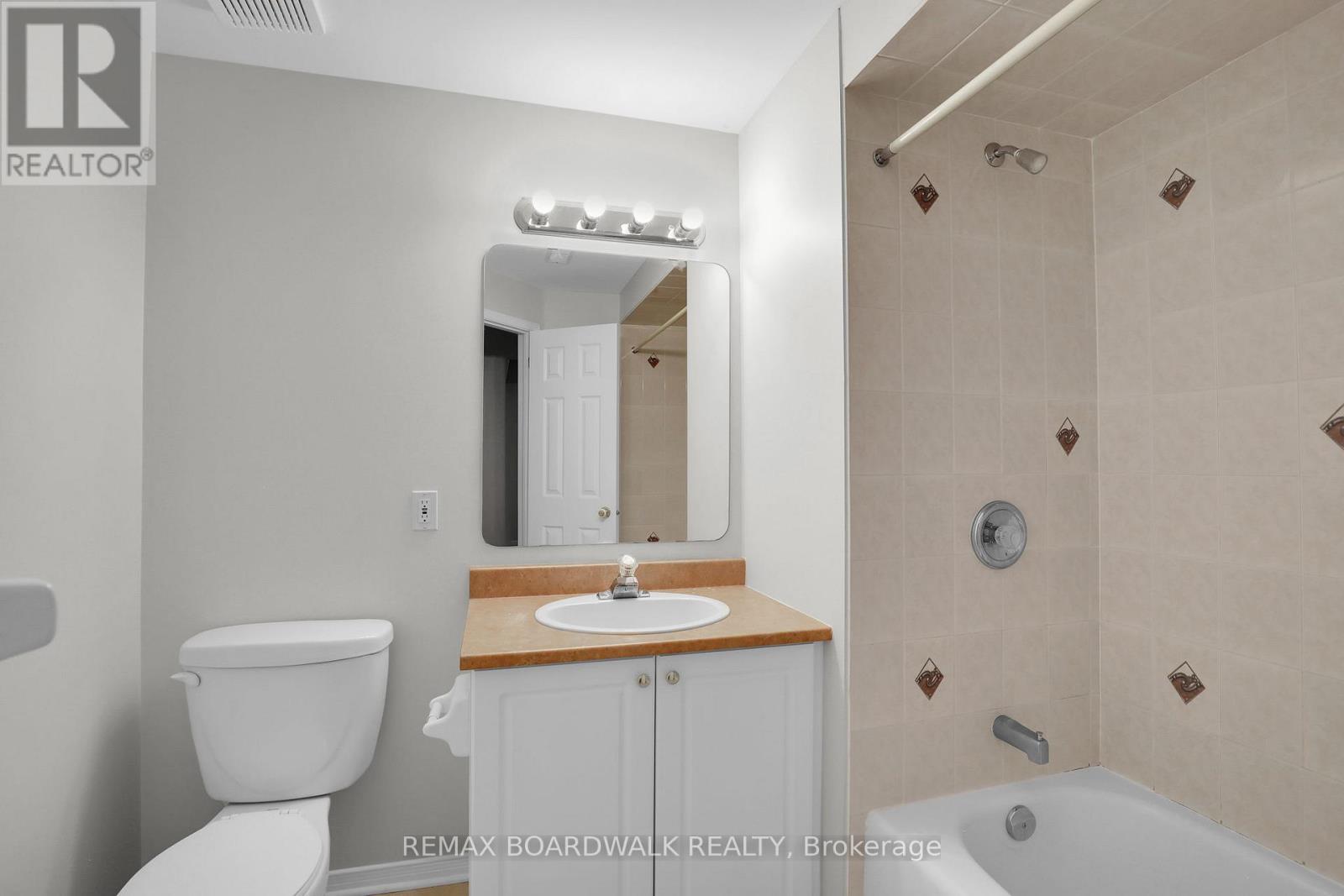 5 MAPLE PARK PRIVATE - 32