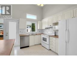 5 Maple Park Private, Ottawa, ON K1T4A6 Photo 16