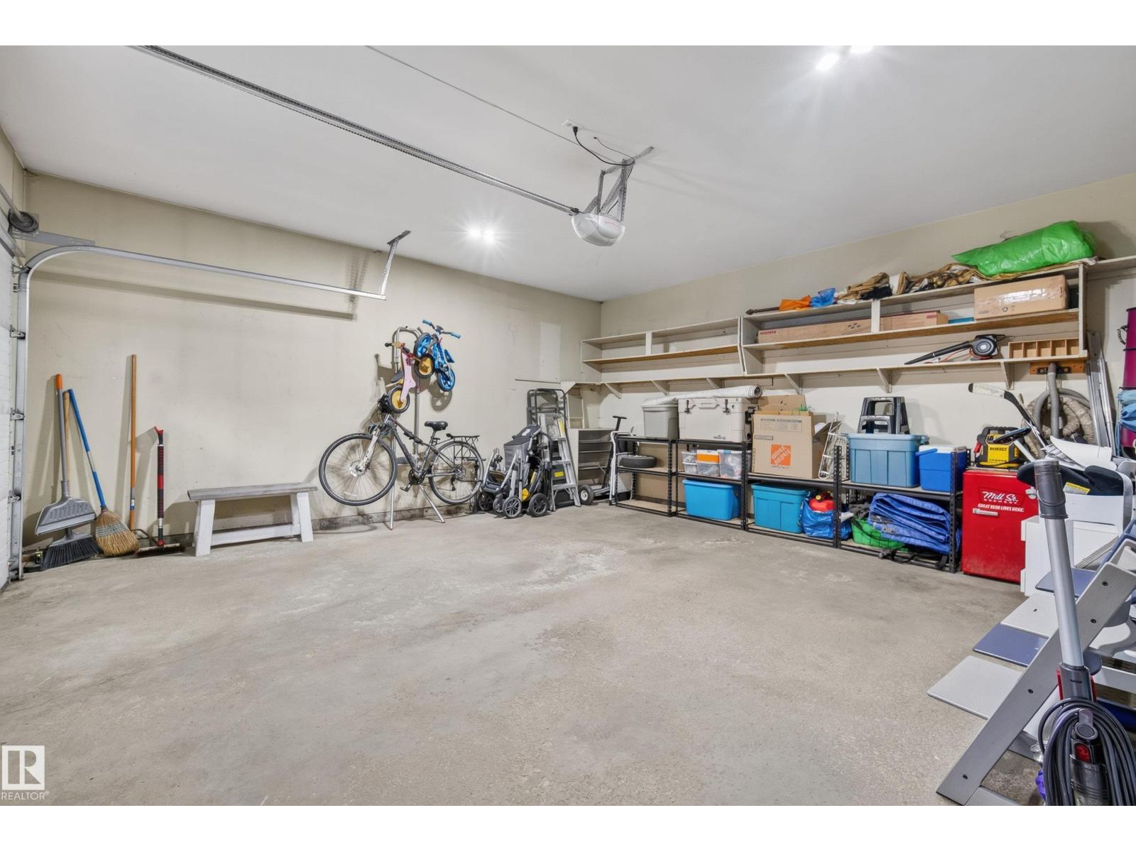 10746 University AV NW - 52