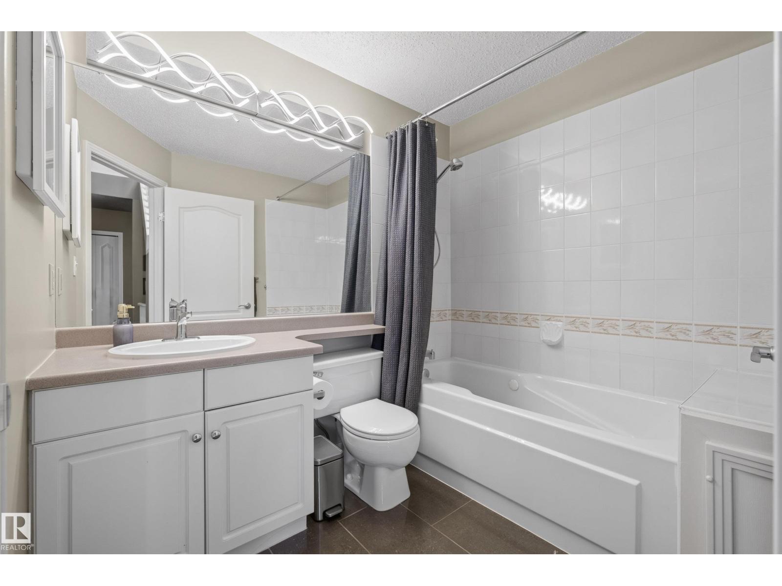 10746 University AV NW - Image 33