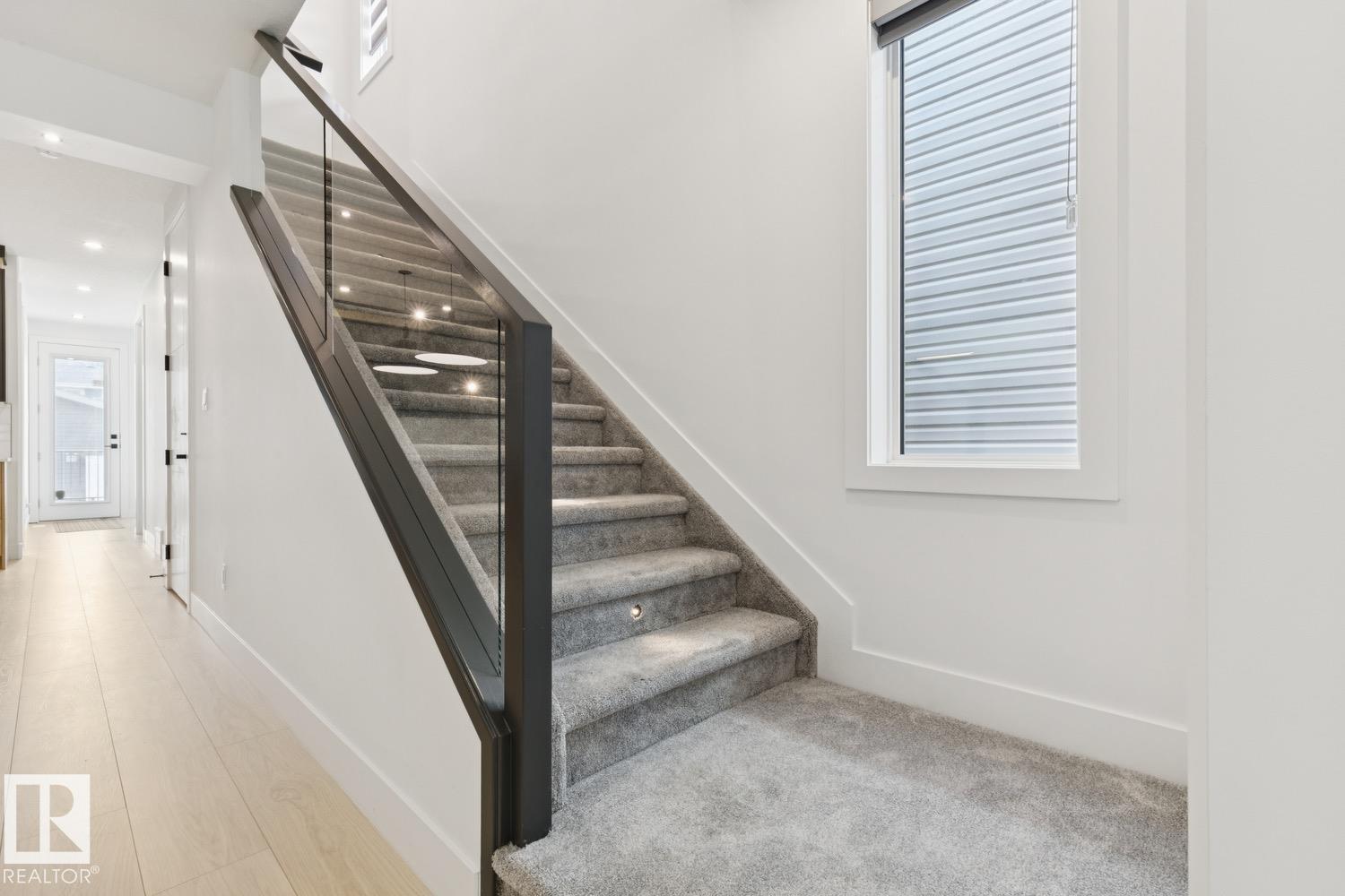 10531 67 AV NW NW - Photo 21