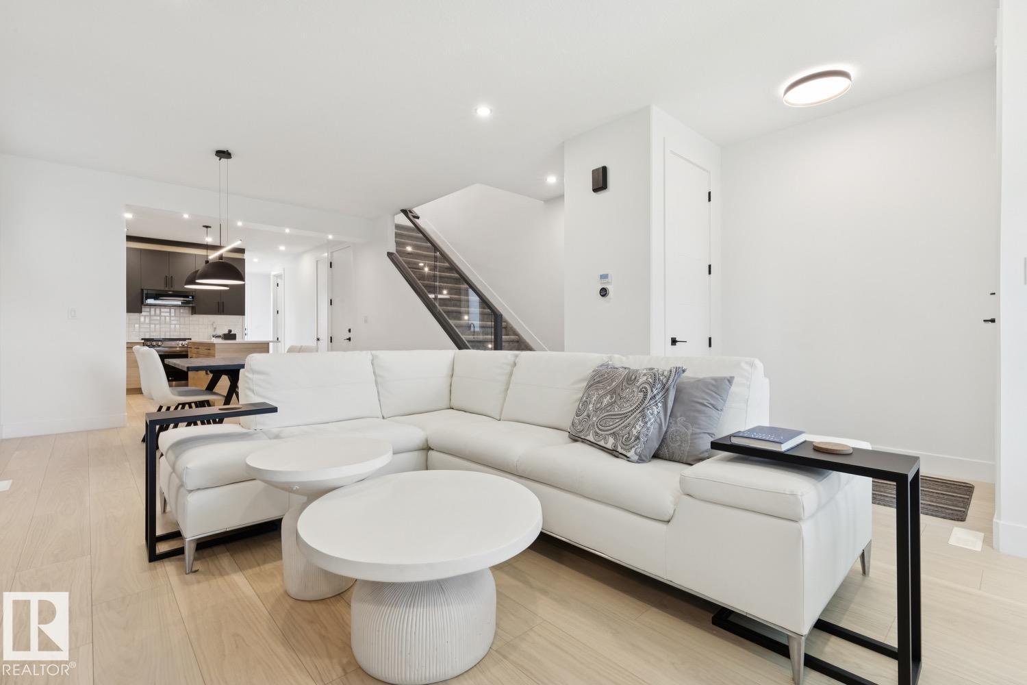 10531 67 AV NW NW - Photo 6