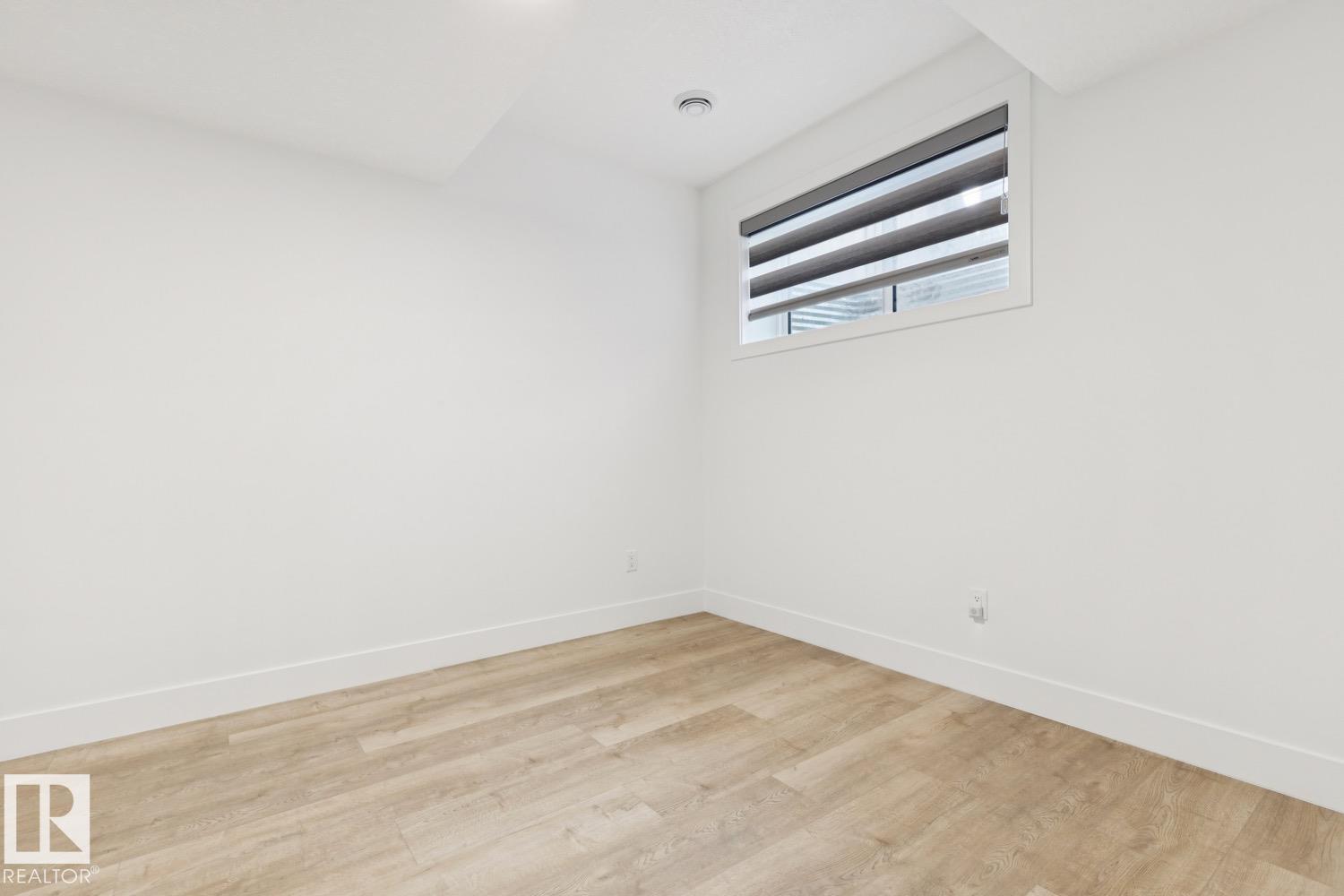 10531 67 AV NW NW - Photo 40