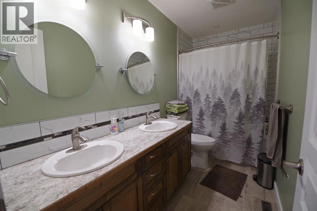 946 3 Avenue - Image 14