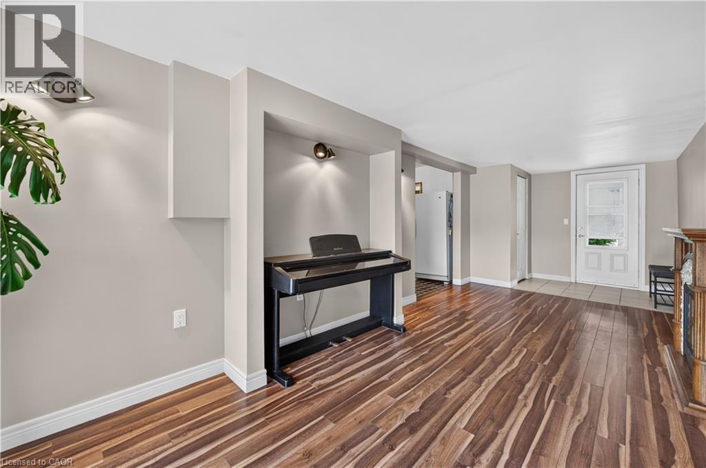 8223 CONCESSION 5 Road - Image 10