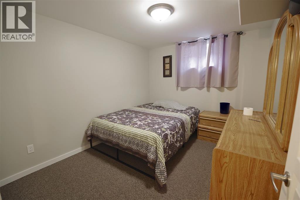 946 3 Avenue - Image 23