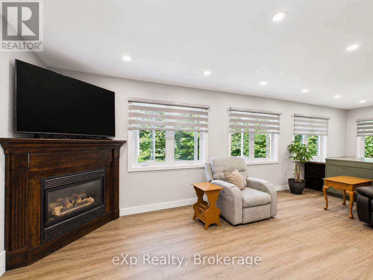330 TYENDINAGA DRIVE - Image 11