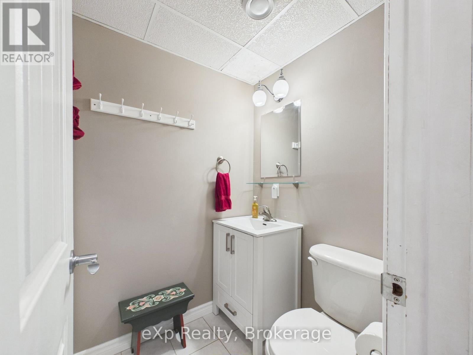 330 TYENDINAGA DRIVE - 34