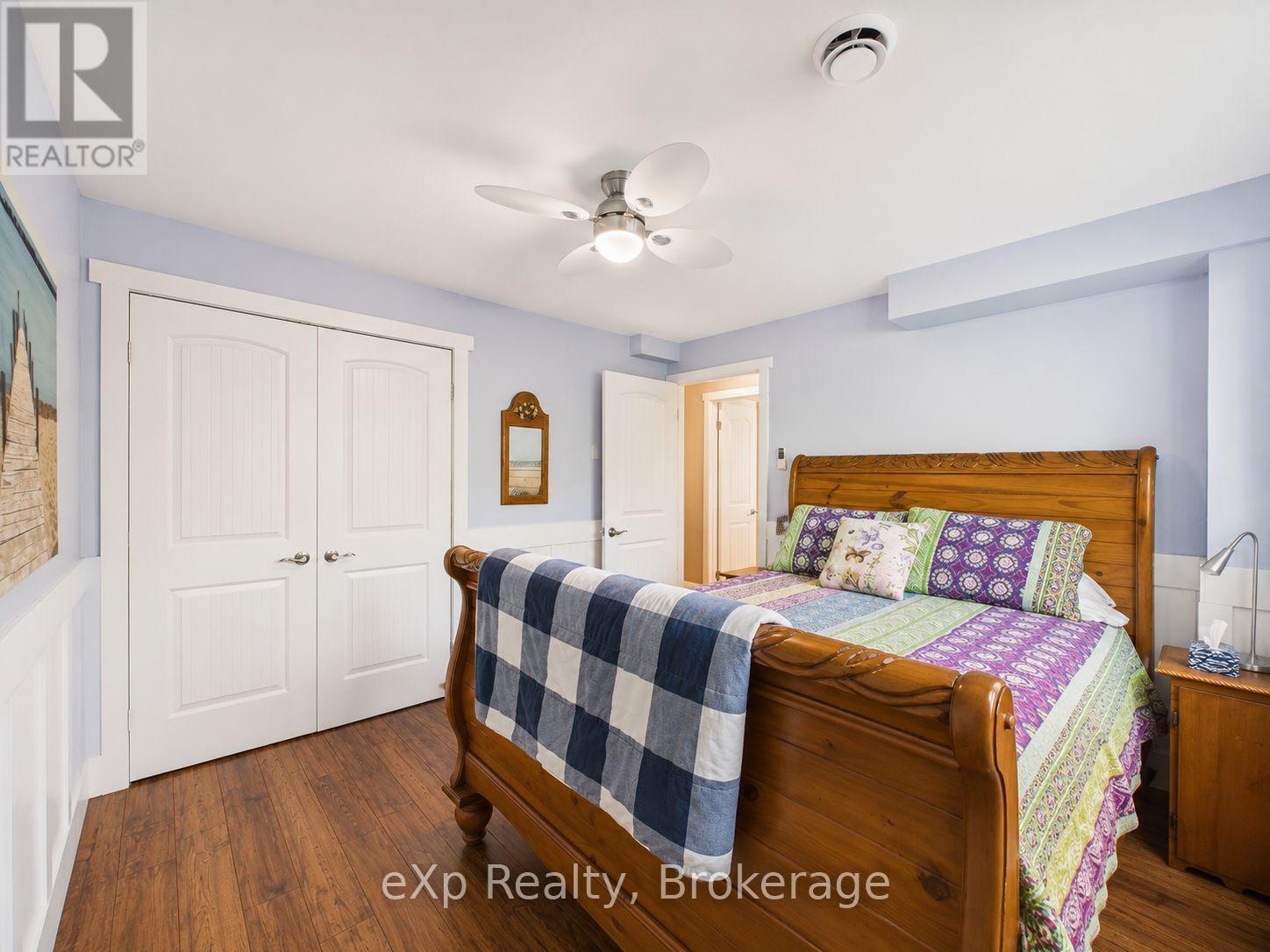 330 TYENDINAGA DRIVE - 33