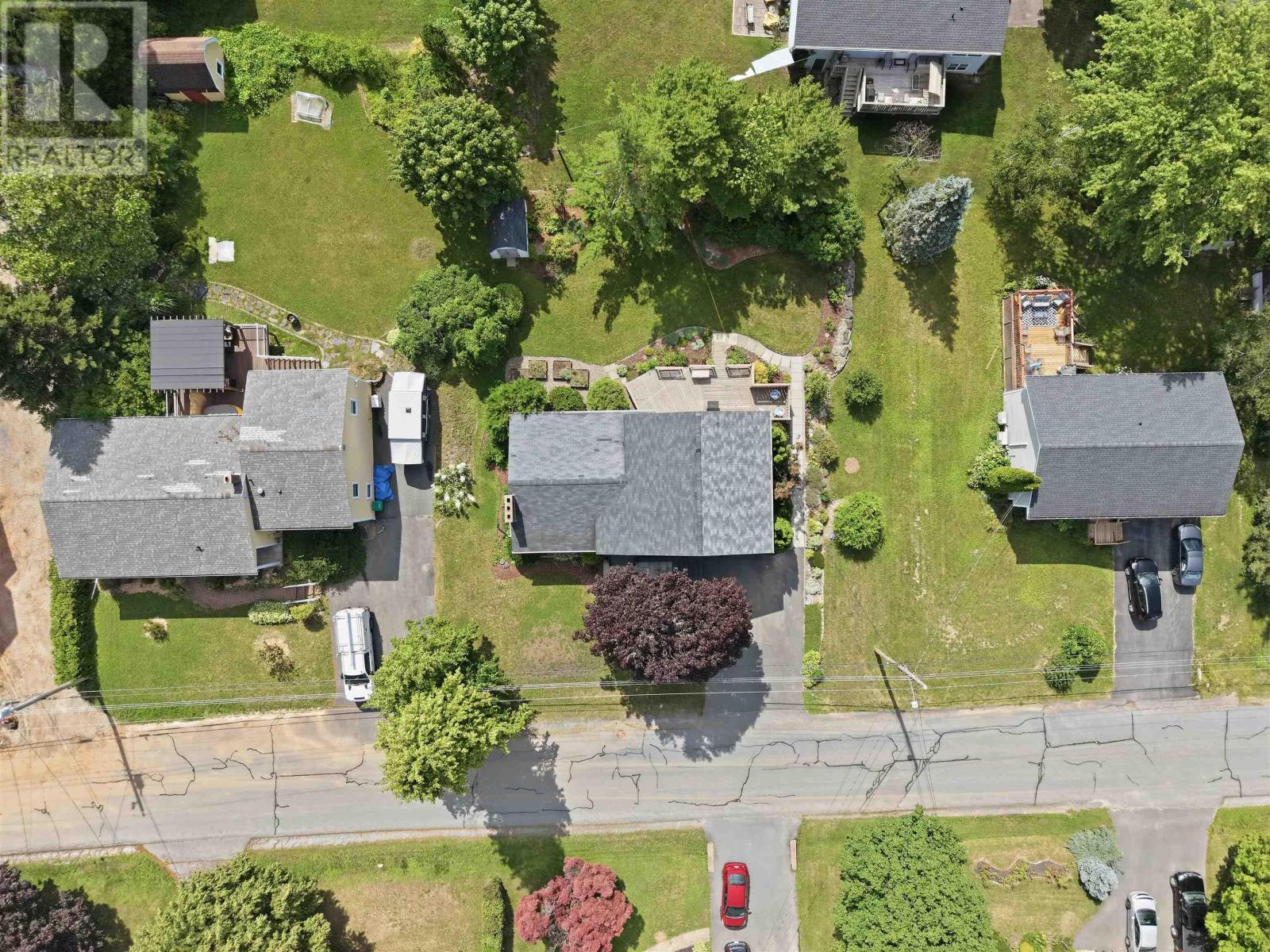 8 Lakeview Drive - 2