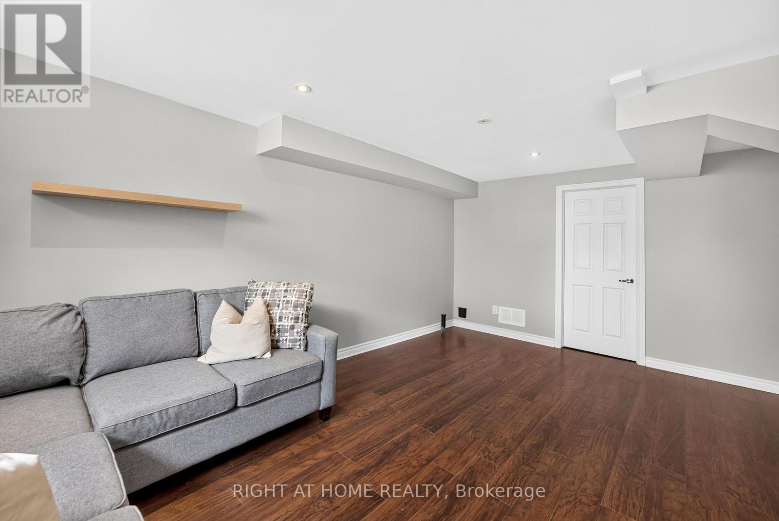 3 Bed, 3 Bath House for Rent in Ottawa – 116 CONIFER CREEK CIRCLE, Ottawa – MLS# X13653674 - Image 32