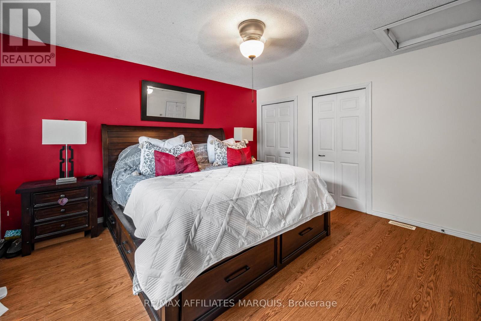 3 SUNSET DRIVE - 21