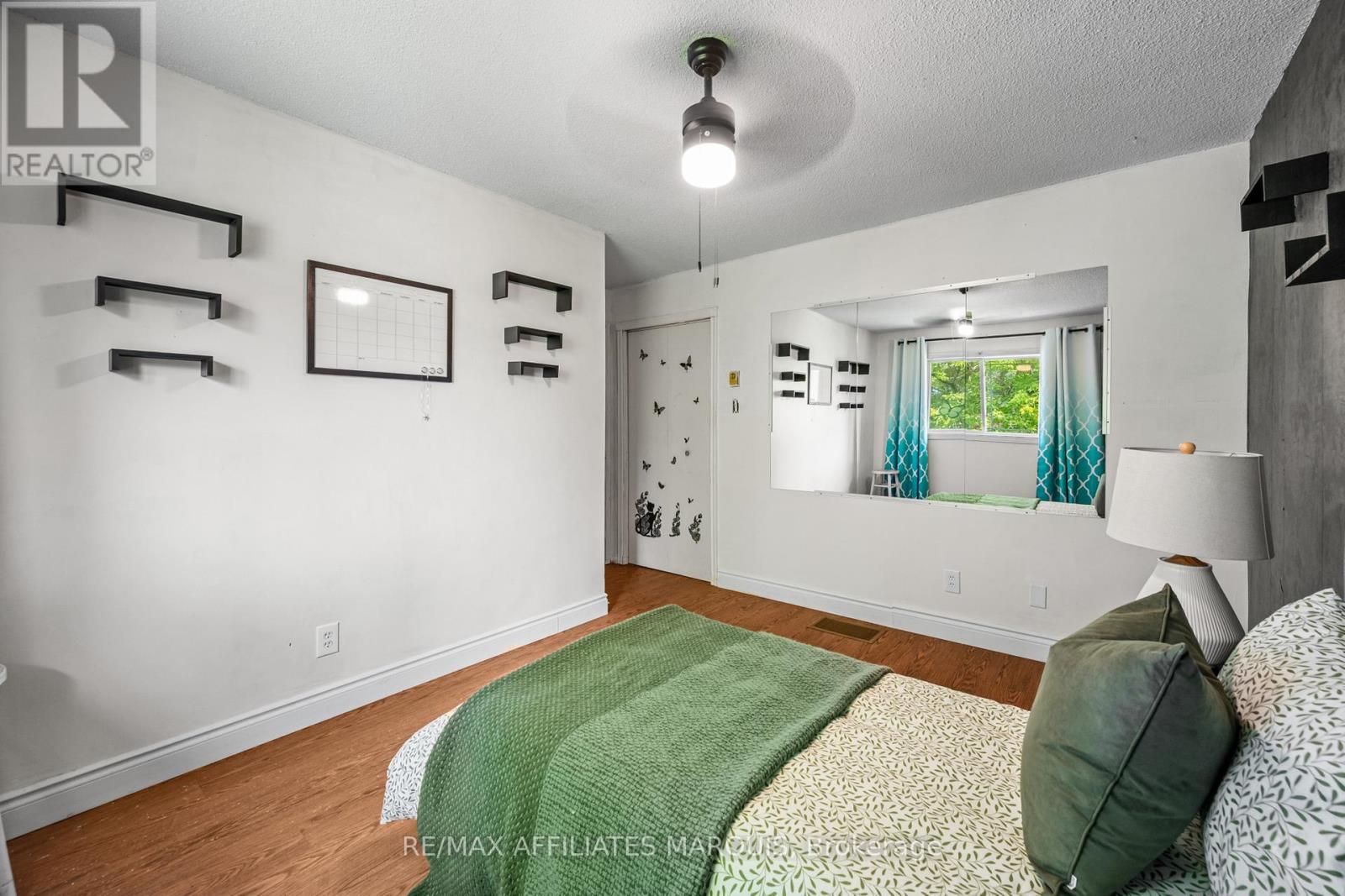 3 SUNSET DRIVE - 26