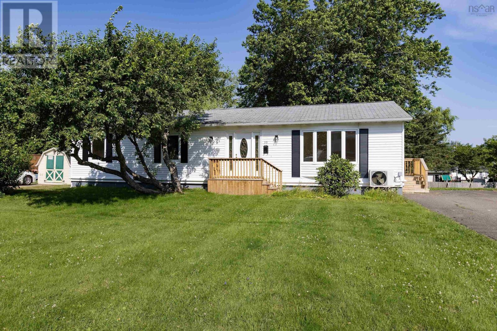 39 Rogers Avenue, Amherst — photo 3