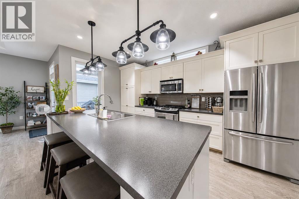 3903 49 Avenue - 8