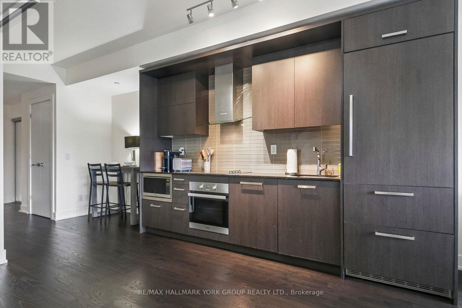 #606 3018 YONGE STREET - 34