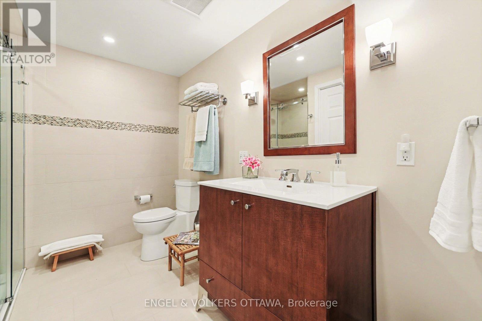 4637 NORTHWOODS DRIVE - 37