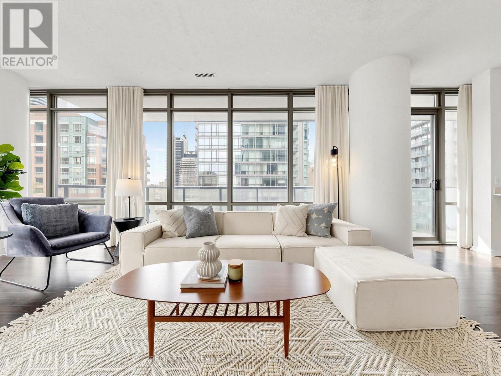 #905 832 BAY STREET - 18