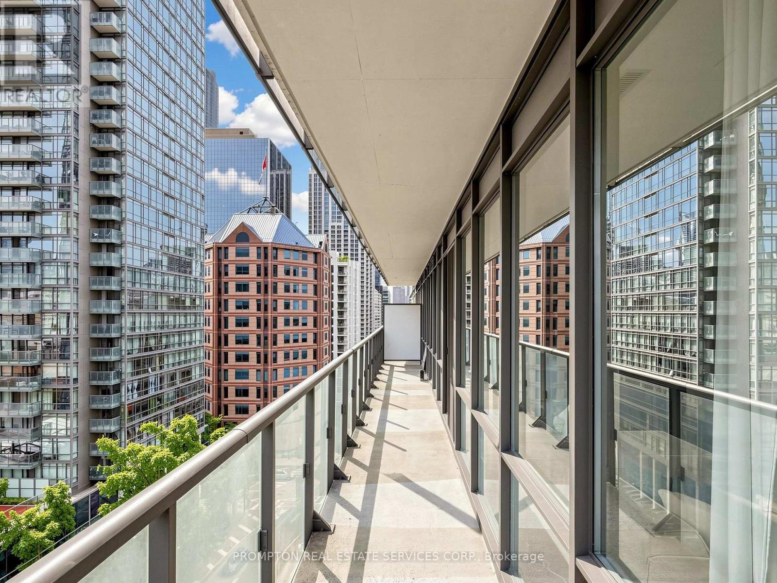 #905 832 BAY STREET - 36