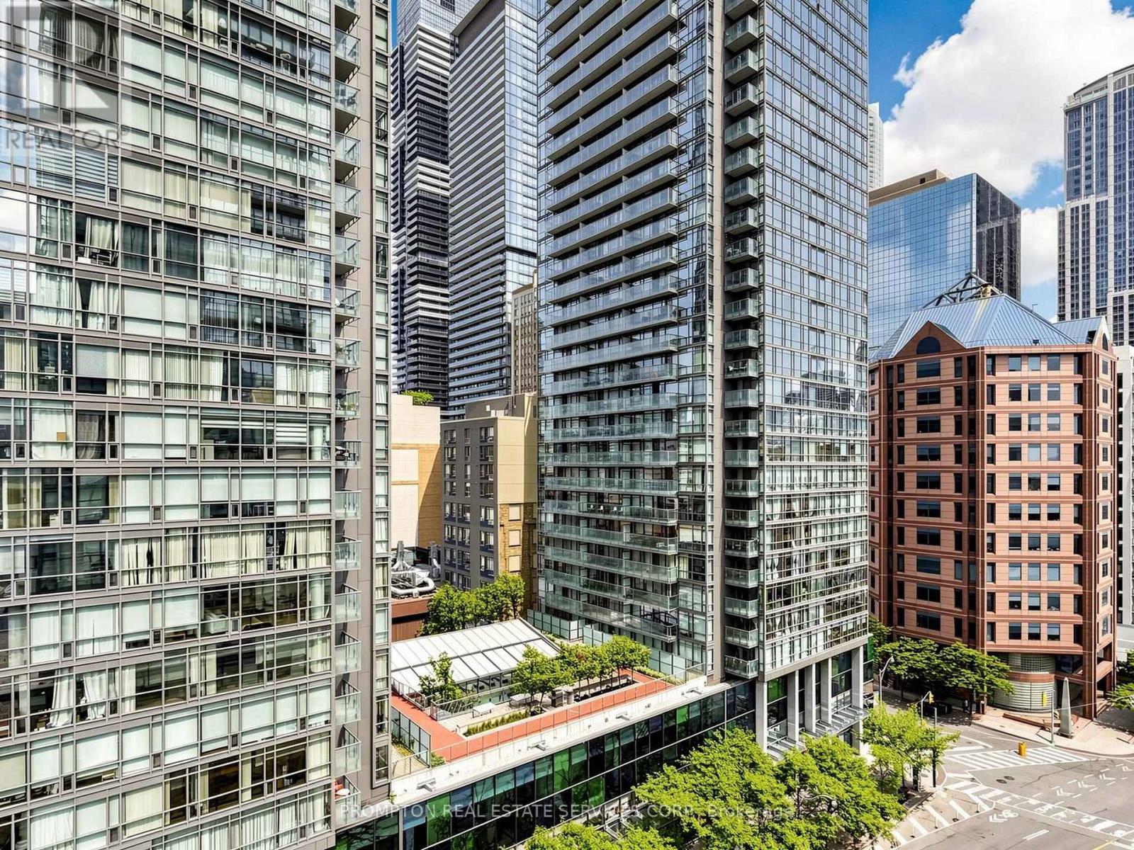 #905 832 BAY STREET - 37