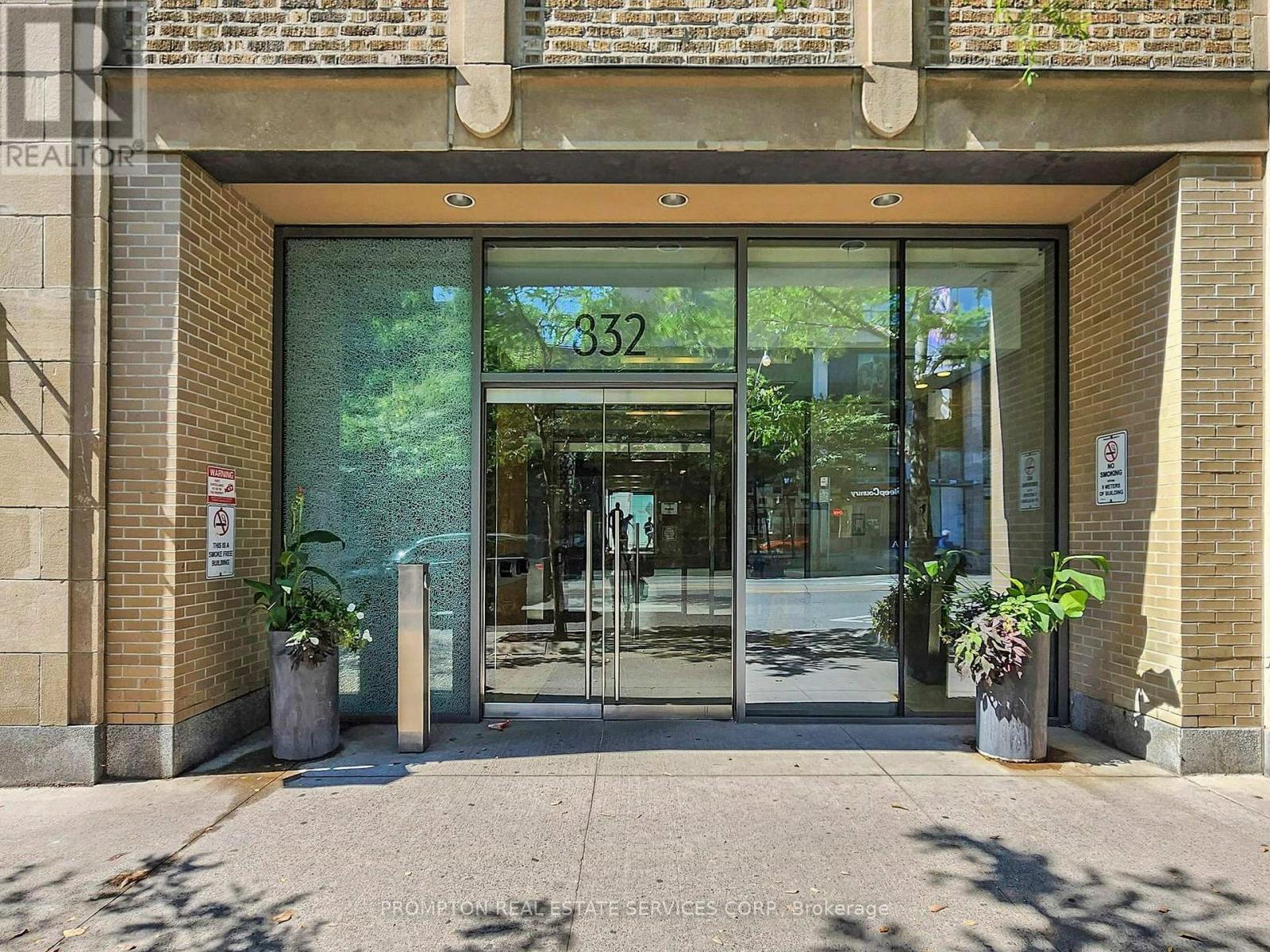 #905 832 BAY STREET - 39