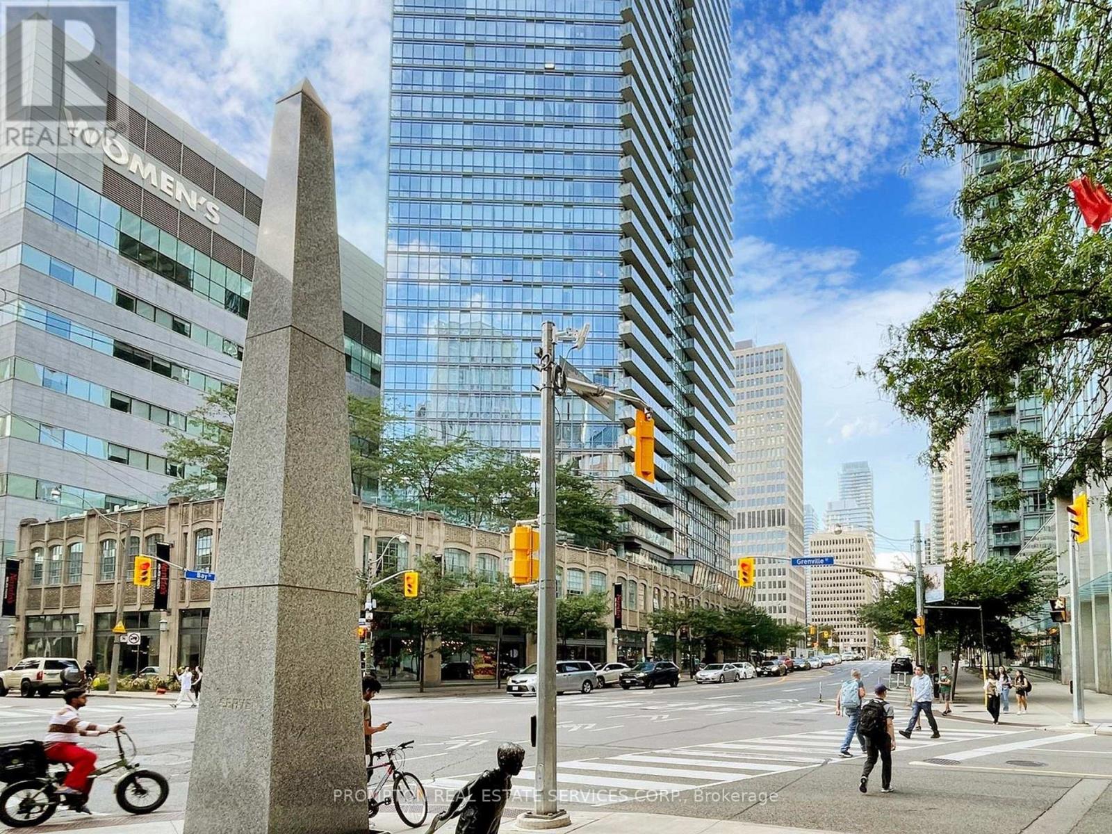 #905 832 BAY STREET - 47