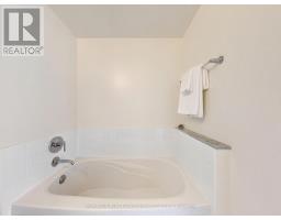 905 - 832 Bay Street, Toronto, ON M5S1Z6 Photo 27
