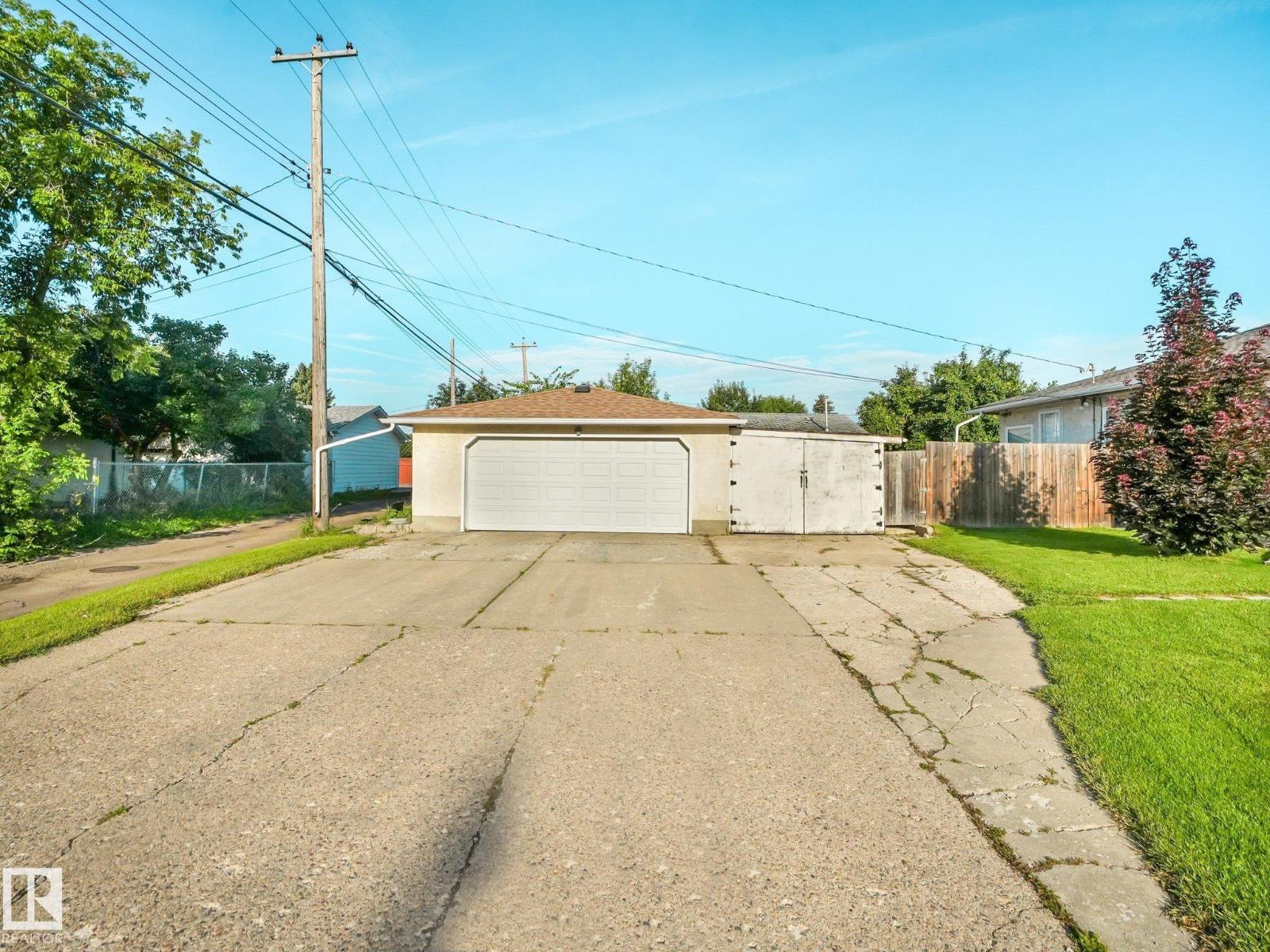 13616 61 ST NW - 36