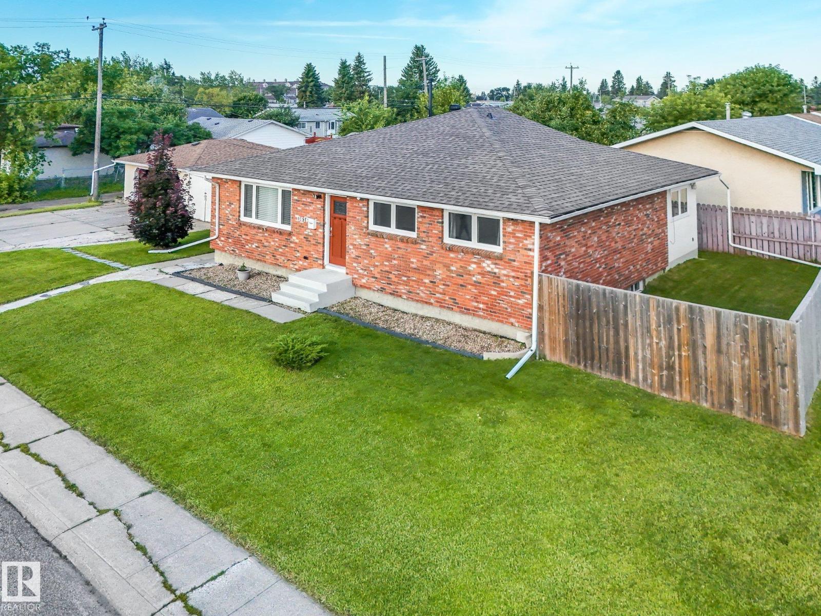 13616 61 ST NW - 31