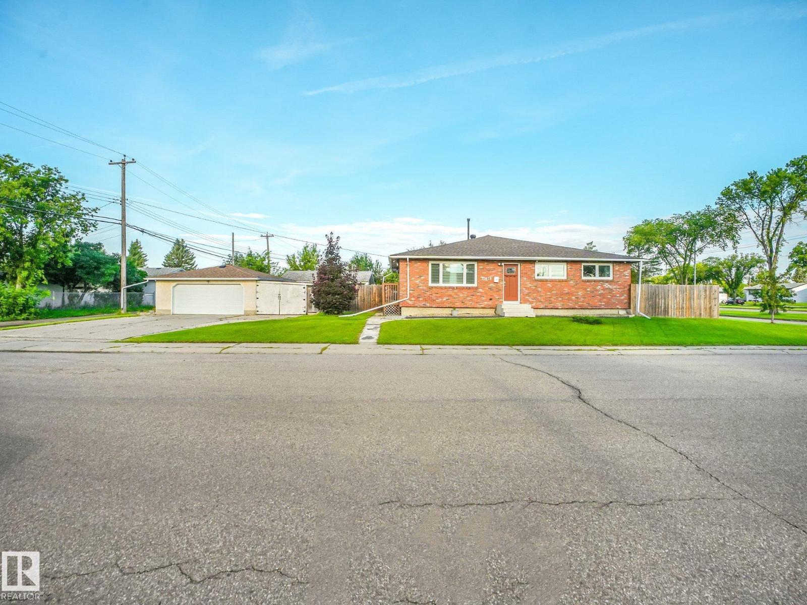 13616 61 ST NW - 58