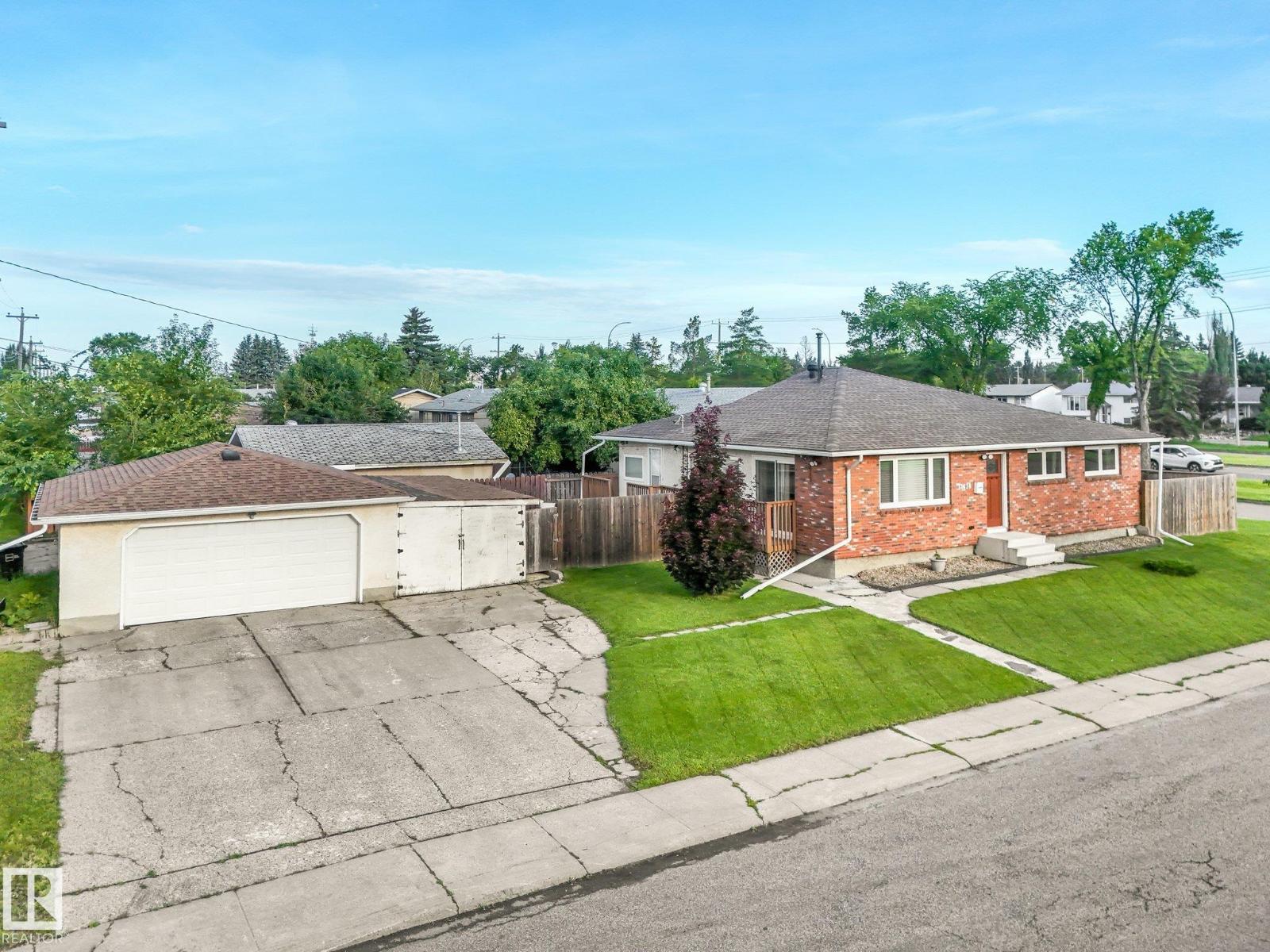 13616 61 ST NW - 33