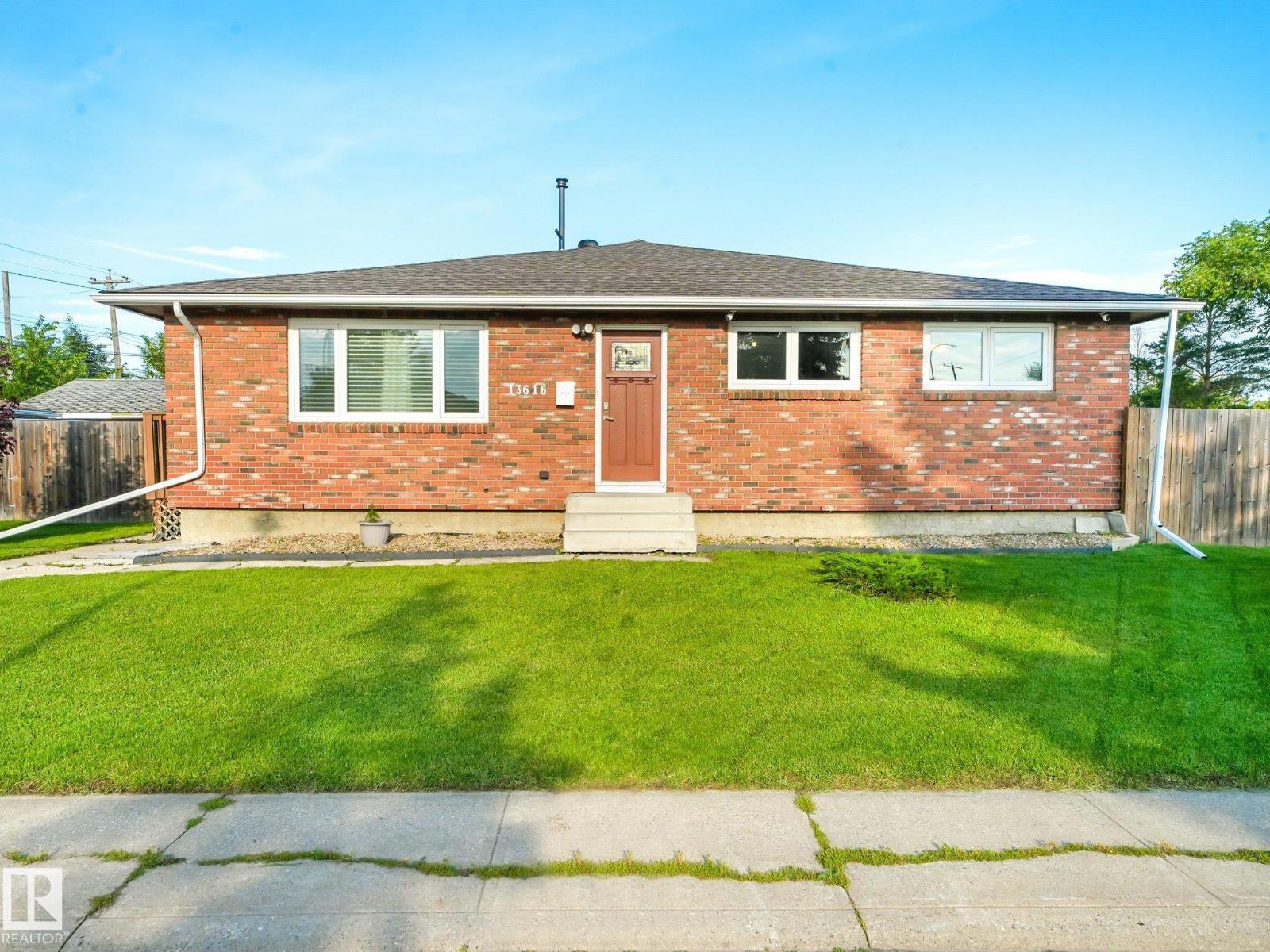 13616 61 ST NW - 32