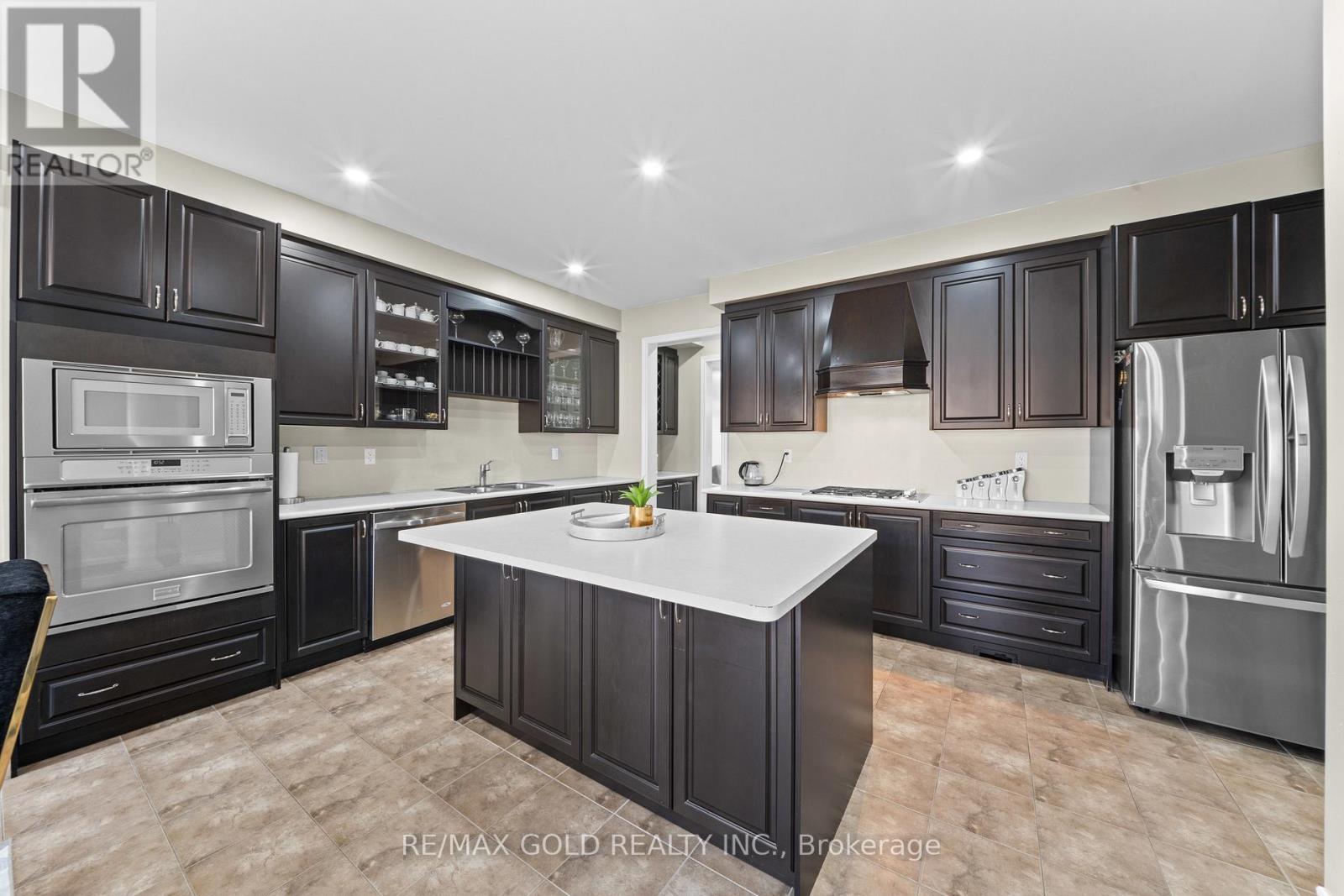 11 CLEARFIELD DRIVE - 9