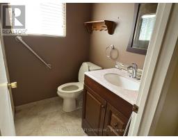 9440 Chestnut Drive, Windsor, ON N8R1G8 Photo 18