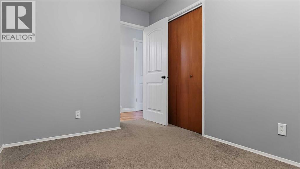 11114 92B Street - 13