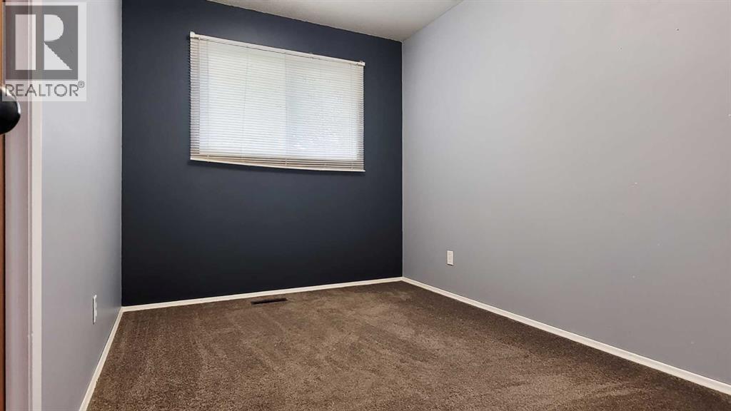11114 92B Street - Image 12