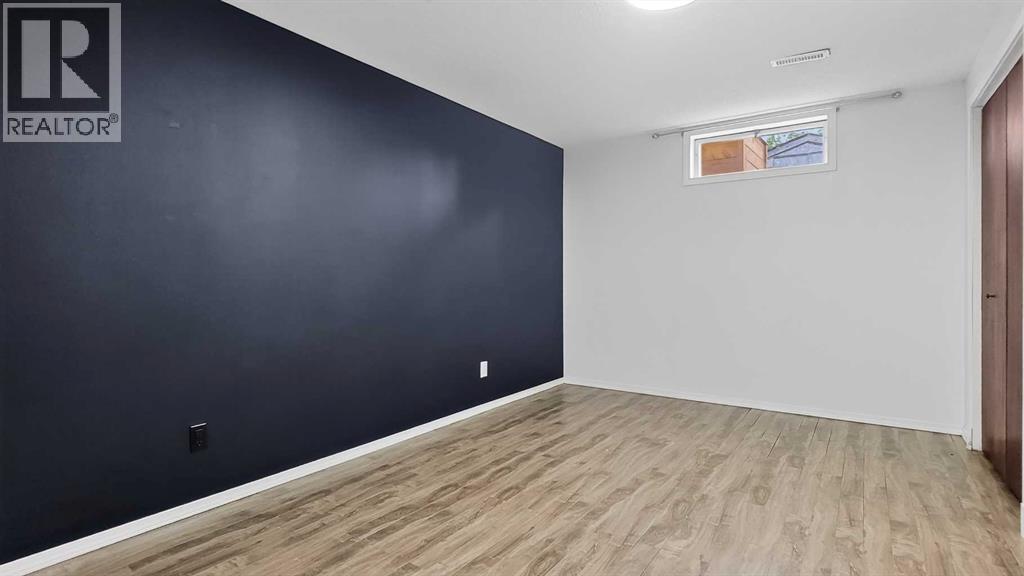 11114 92B Street - 25