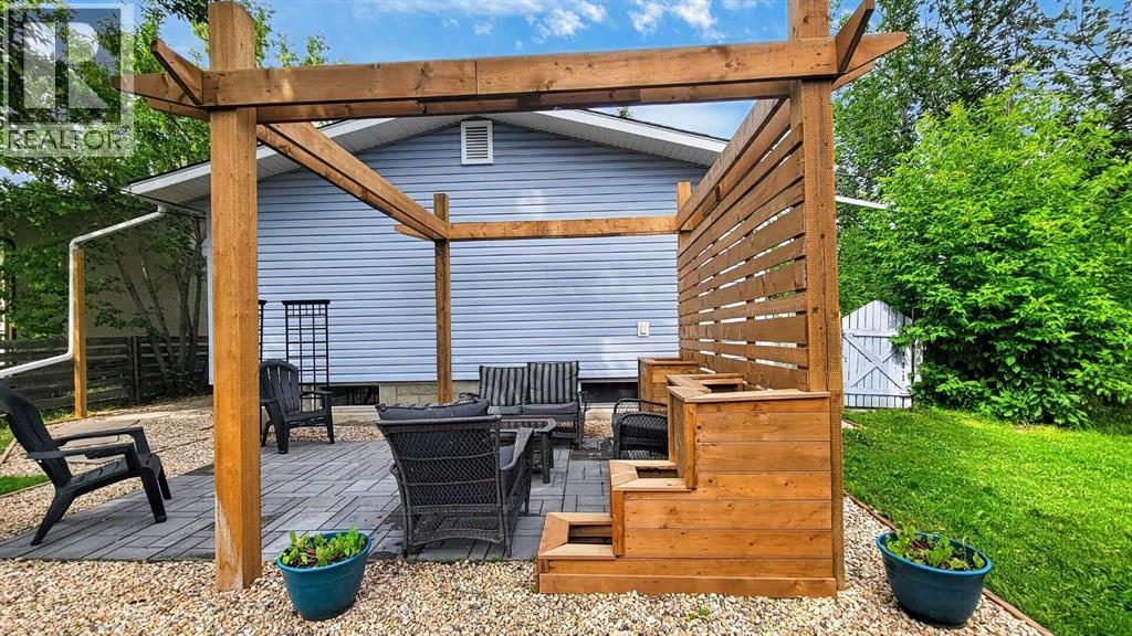 11114 92B Street - 40
