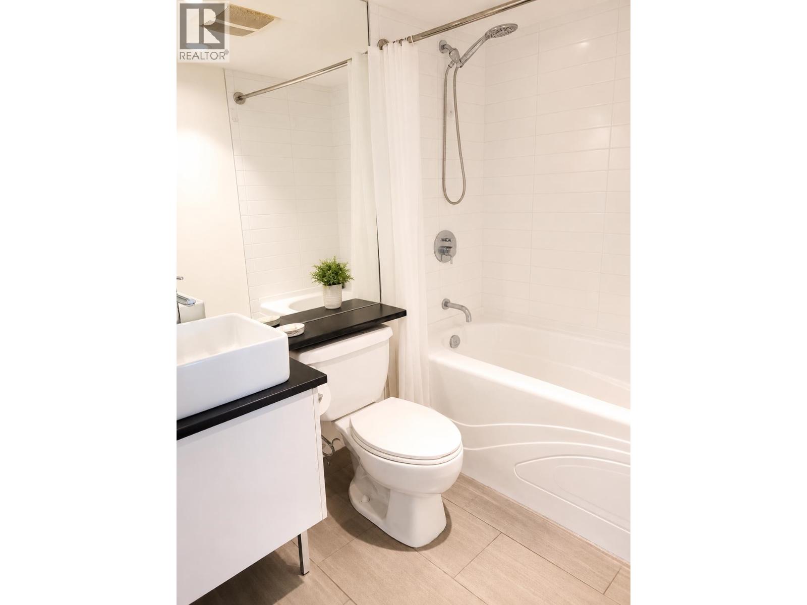 2 Bed, 2 Bath House for Rent in Vancouver – 26xx 33 SMITHE ST, Vancouver – MLS# R3153951 - Image 12