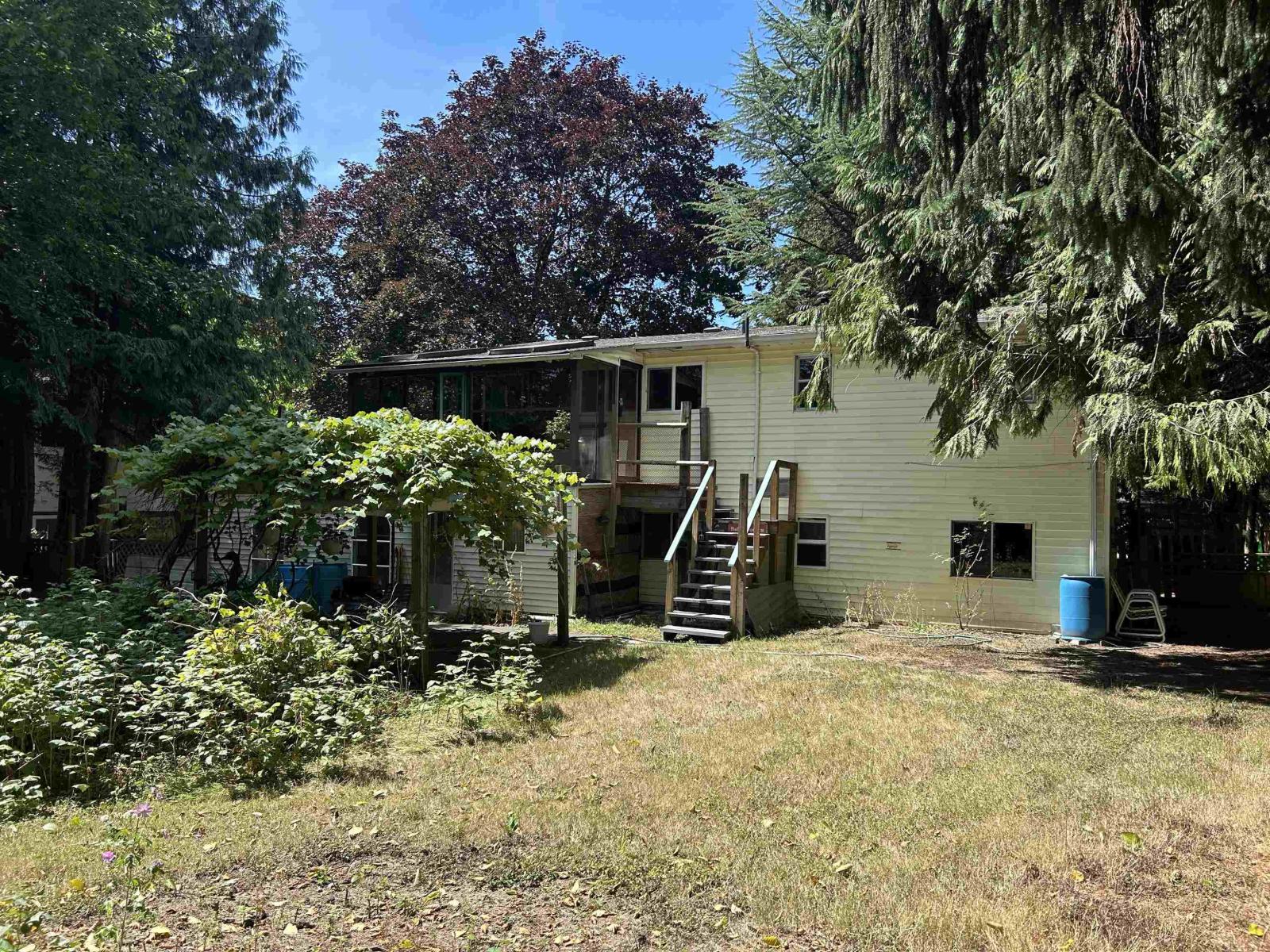 4 Bed, 2 Bath House for Sale in Surrey – 7048 140A STREET, Surrey – MLS# R3151383 - Image 3