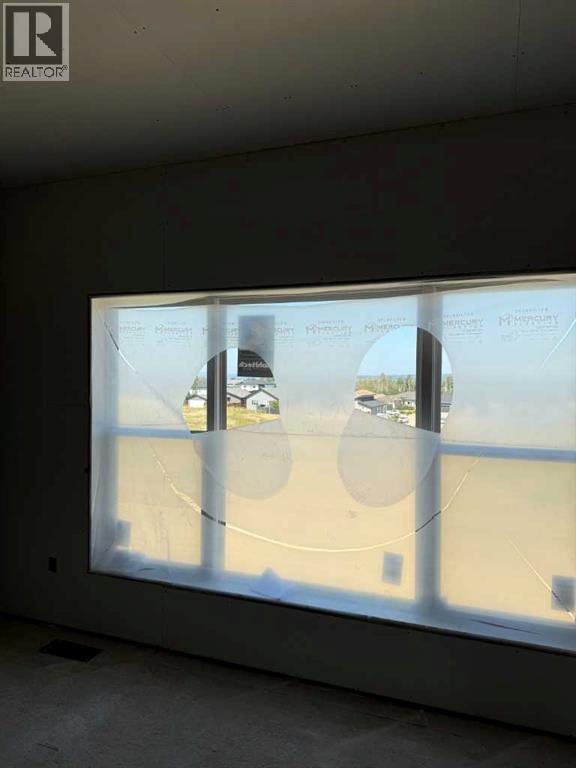 11 Vincent Gate - Image 6