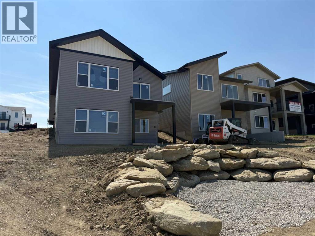 11 Vincent Gate - Image 12