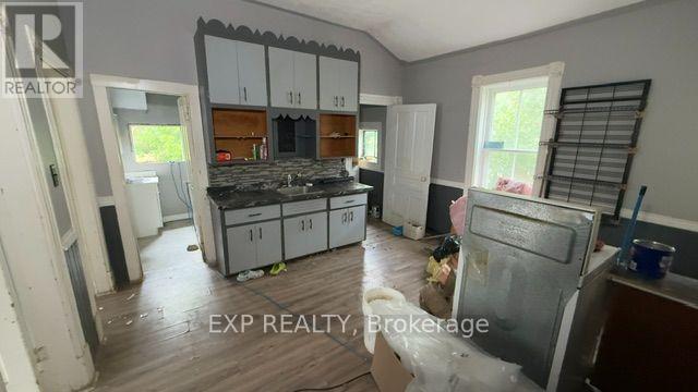 348 FRANK STREET - 5
