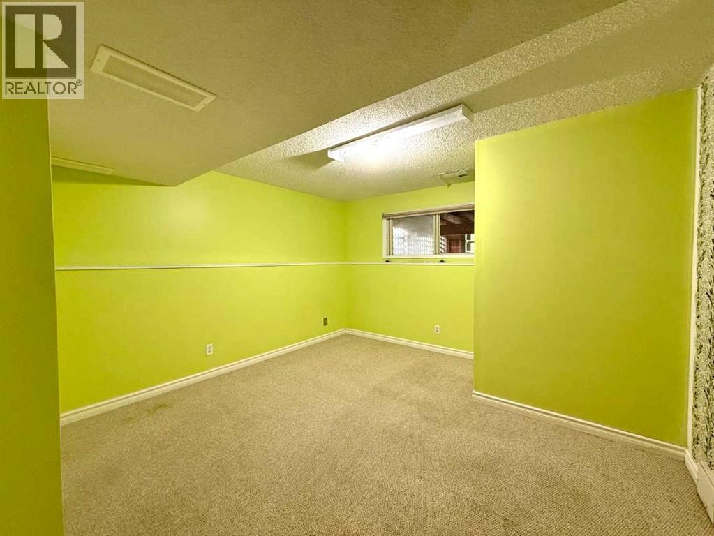 159 Laval Boulevard W - Image 37