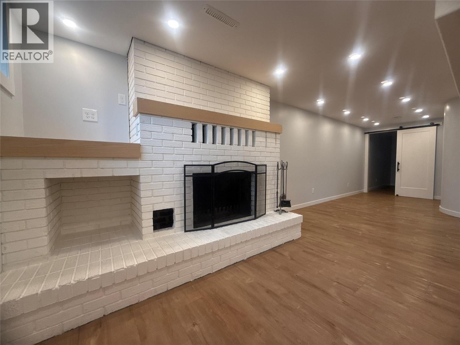 1909 2ND Street S - Image 19