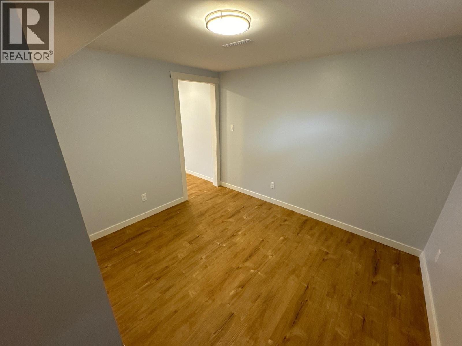 1909 2ND Street S - 23